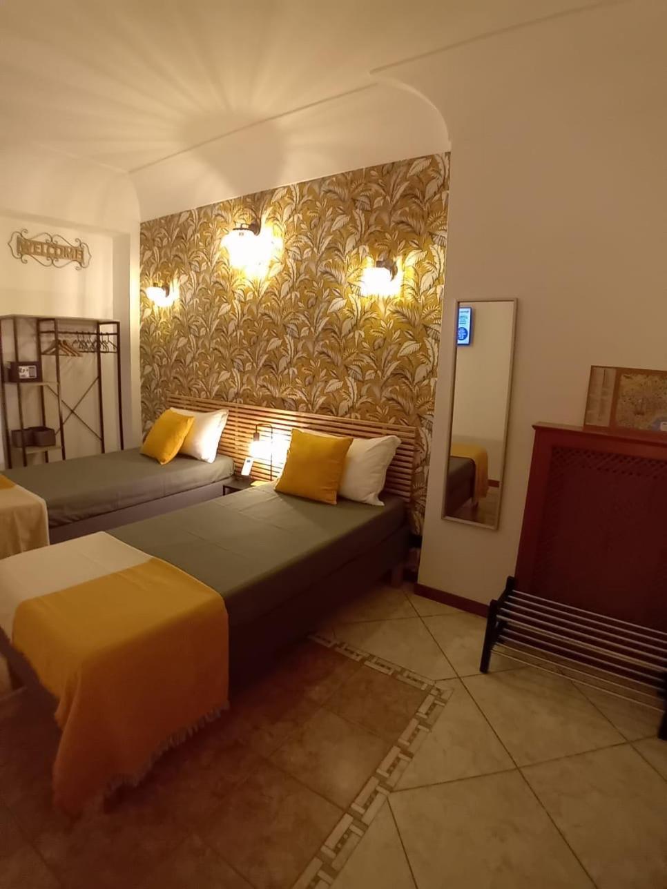 Hotel Reginella House Napoli Esterno foto