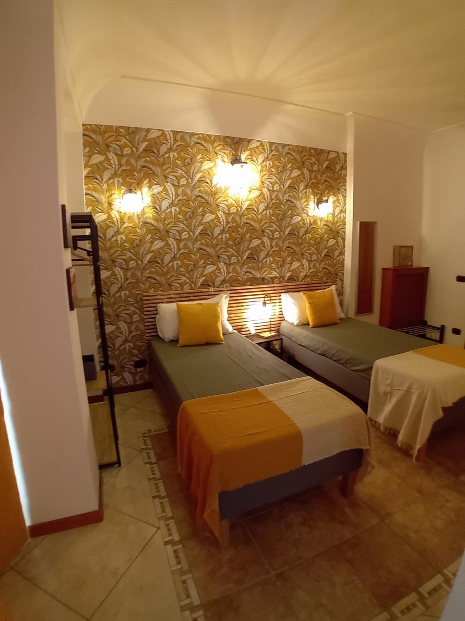 Hotel Reginella House Napoli Esterno foto