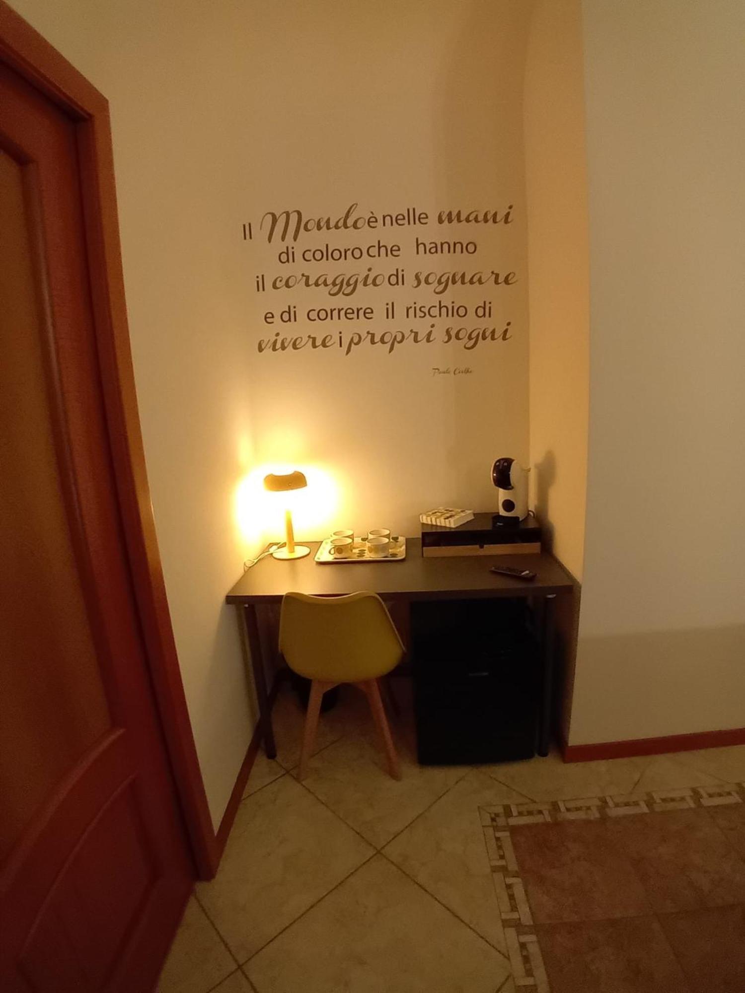 Hotel Reginella House Napoli Esterno foto