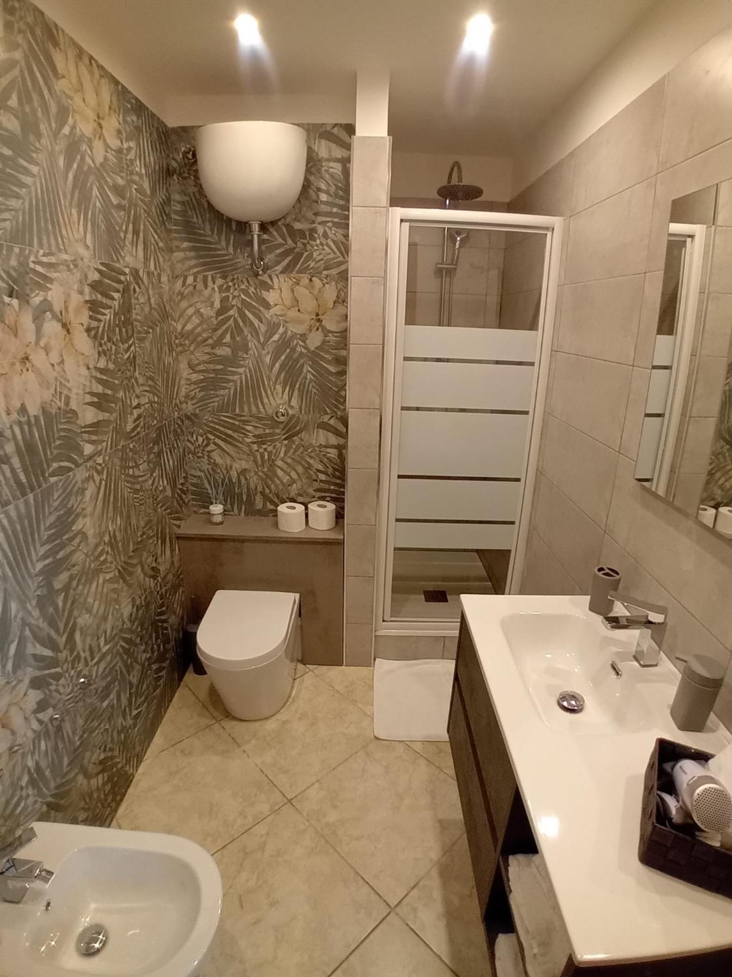 Hotel Reginella House Napoli Esterno foto