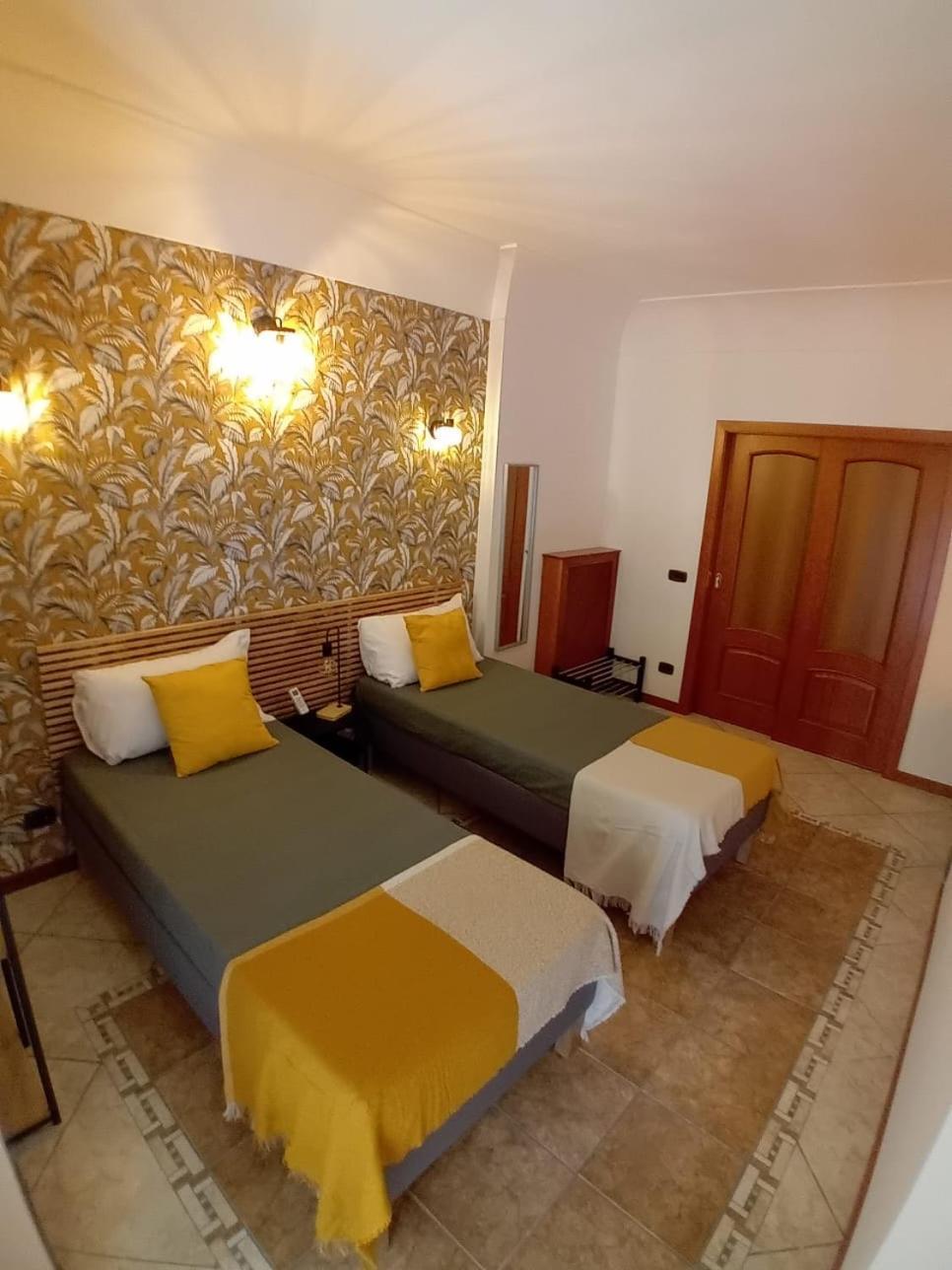 Hotel Reginella House Napoli Esterno foto