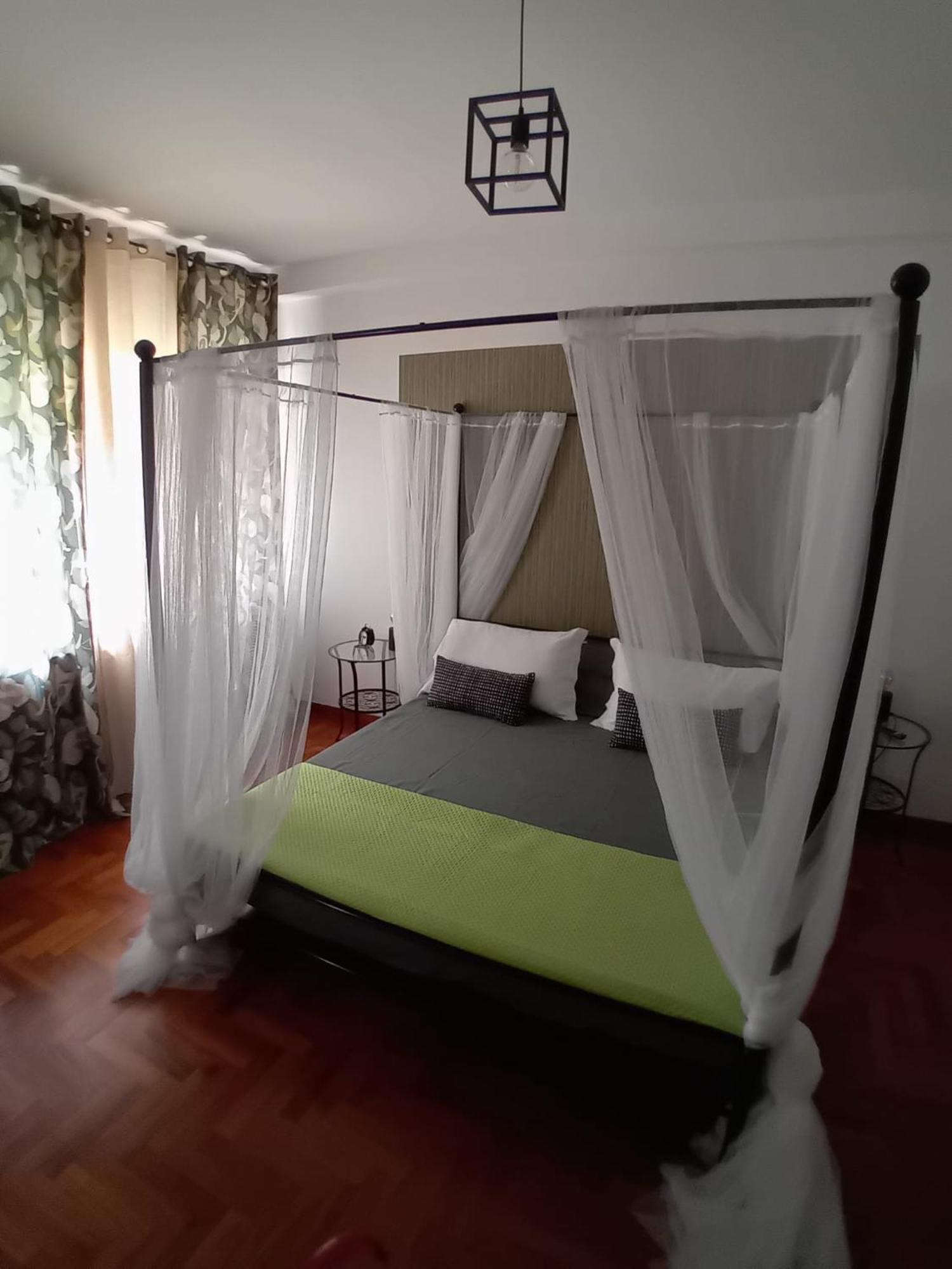 Hotel Reginella House Napoli Esterno foto
